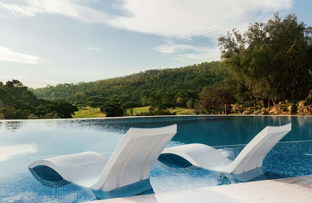 Piscina no Penha Longa Resort