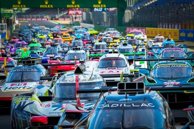 São 62 carros em competição