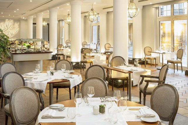 Os restaurantes do resort de cinco estrelas também entram no programa especial