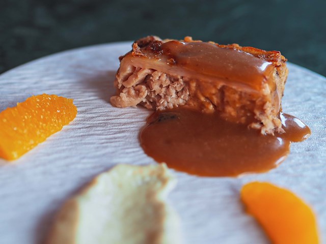 Leitão no forno.