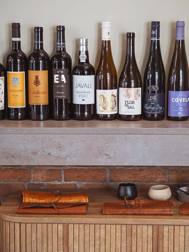 A carta de vinhos foi desenhada com a consultoria de um enólogo.
