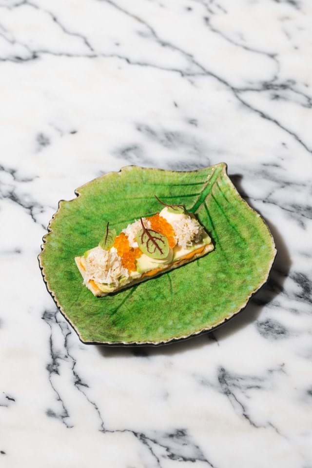Tosta de abacate (€16), sapateira e ovas