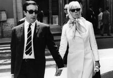 Os homens que vestem as mulheres