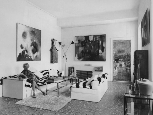 Peggy Guggenheim na sua casa em Veneza, em dezembro de 1961