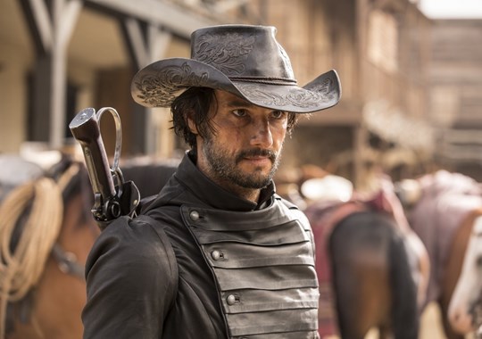 Rodrigo Santoro no comando