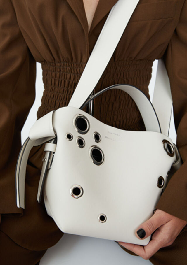 2019-09-16_12_09_27 3A Canal ACNE CLOSE.jpg