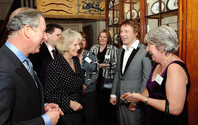 Com o príncipe Carlos e a duquesa da Cornualha, em Clarence House, durante uma receção oferecida a cozinheiros de escolas, em 2007