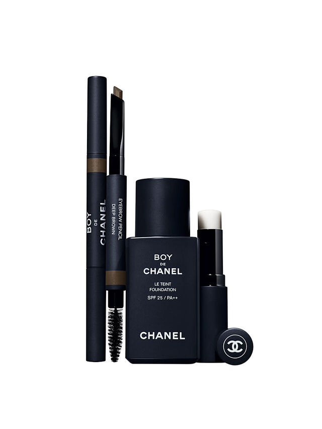 Boy, de Chanel, tem um pouco de tudo: desde bases com fator de proteção solar a pincéis para sobrancelhas e ainda um bálsamo labial. É a epítome do luxo francês ao serviço da beleza masculina e um dos lançamentos mais comentados - e aplaudidos - do ano.