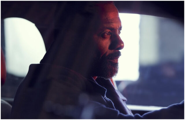 Idris Elba na publicidade para o novo carro da Ford
