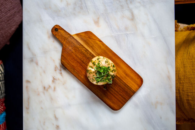 As entradas, como a mozzarela affumicata, são feitas para partilhar