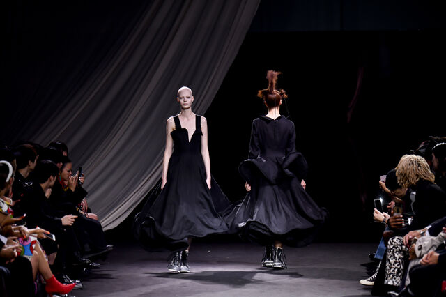 Desfile Yohji Yamamoto primavera-verão 2020