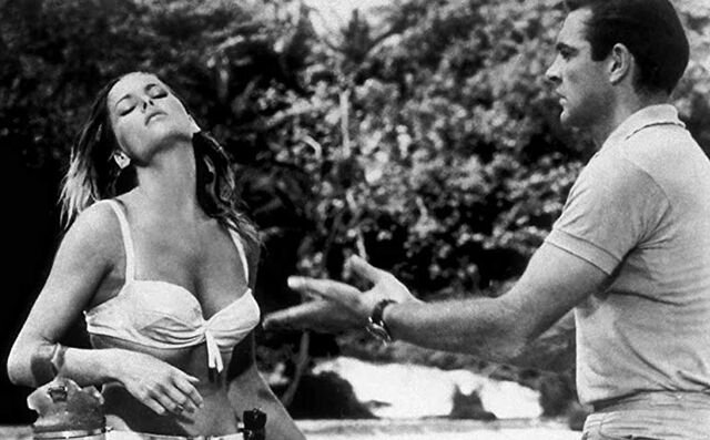 2019-12-06_15_04_53 Ursula Andress Sean Connery Dr.No (1962).jpg