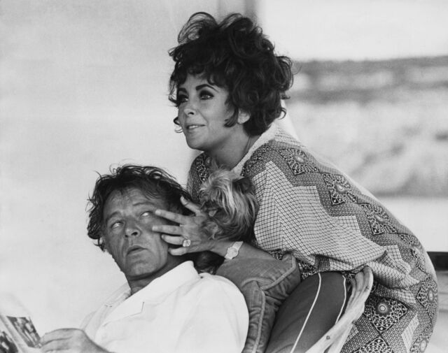 Elizabeth Taylor e Richard Burton na Sardenha em 1967