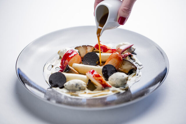 Hermínio Costa, chef do Egoísta escolhe o prato Sauté Gourmand, com lagosta e quenelles de frango trufados, do chef Alain Ducasse.