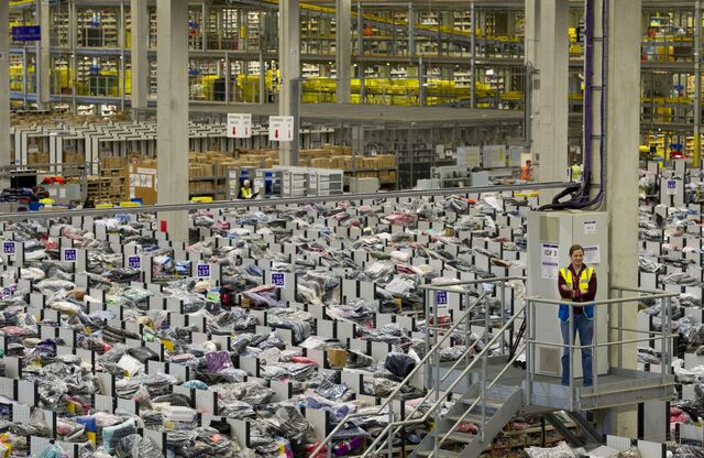 Armazém da Amazon no Reino Unido no Natal de 2014