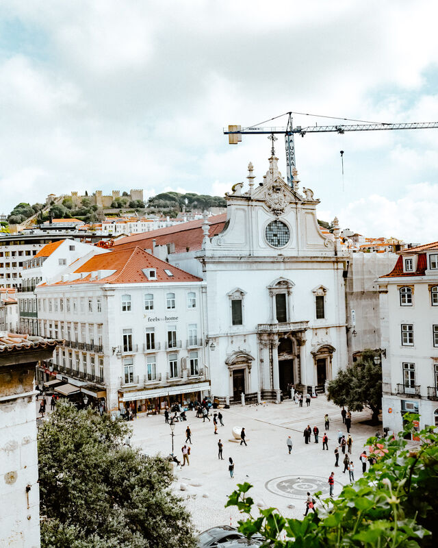 O Artista proporciona maravilhosas vistas sobre a cidade, do Castelo de São Jorge à estação ferroviária do Rossio.