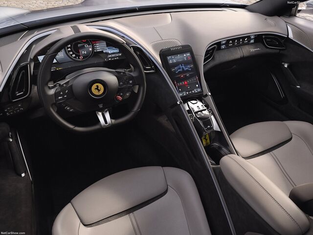 O interior é tudo o que poderíamos esperar num Ferrari moderno