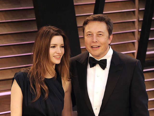 Com Talulah Riley em 2014, de quem se divorciou duas vezes, a última em 2016