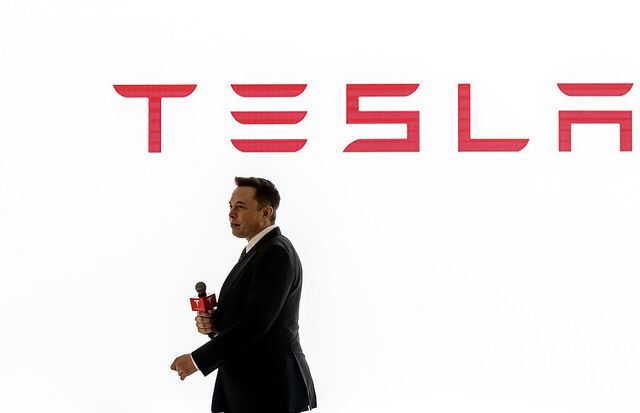Elon Musk numa apresentação da Tesla em 2015, na China