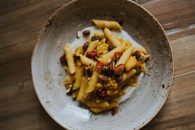 Nas massas, há orechiette e penne. Esta: penne al cavolfiore.