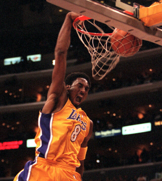 Kobe Bryant no jogo contra o Miami Heat no Staples Center, em Los Angeles, a 5 de março de 2000