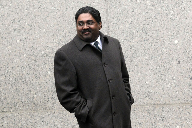 Raf Rajaratnam foi acusado de insider trading (troca de informações privilegiadas) e condenado a 11 anos de prisão por fraude e conspiração, em 2011.