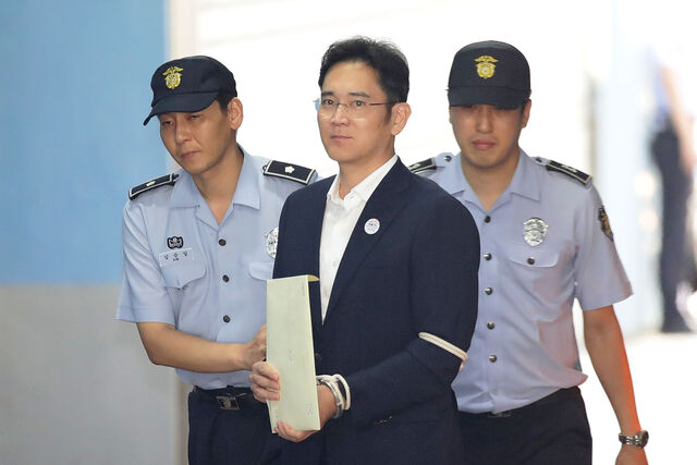 Em 2017, o presidente da famosa empresa internacional Samsung Electronics, Jay Y. Lee, foi condenado na Coreia do Sul por suborno.