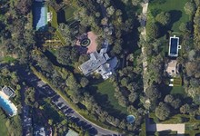 Bezos bate recorde com compra de mansão por 165 milhões em LA