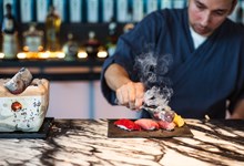 Uma experiência de sushi que honra a tradição 