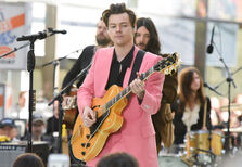 4 bons motivos para se deixar de coisas e vestir rosa