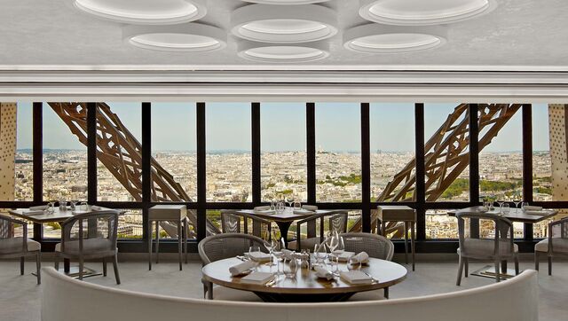 Le Jules Verne, Paris