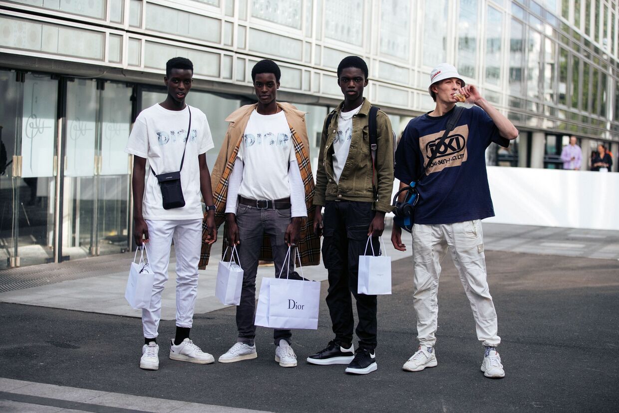 Street Style Paris Fashion Week Primavera/Verão 2020