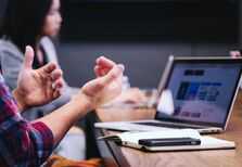 Conduza uma reunião de trabalho sem perder tempo