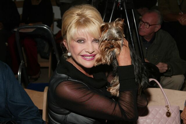 Ivana Trump na Semana de Moda de Nova Iorque, a 13 de setembro de 2003