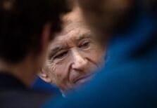 Homem mais rico da Europa perde 30 mil milhões com a pandemia