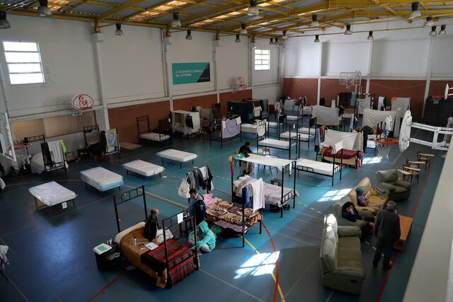 A escola secundária Cidadela, em Cascais, transformou-se num centro de acolhimento temporário para pessoas em situação de sem abrigo, em 2020