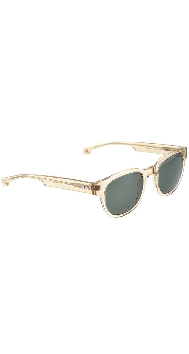 Óculos de sol Beacon, € 250, Entourage of 7 na Pret à Voir.