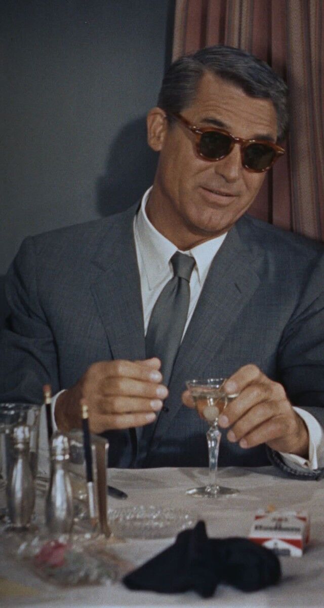Cary Grant como Roger Thornhill em Intriga Internacional (1959).