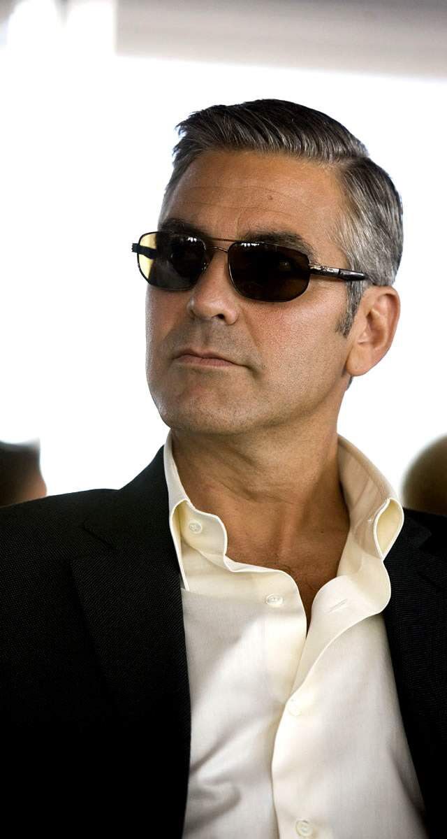George Clooney como Danny Ocean em Ocean’s Eleven (2001).