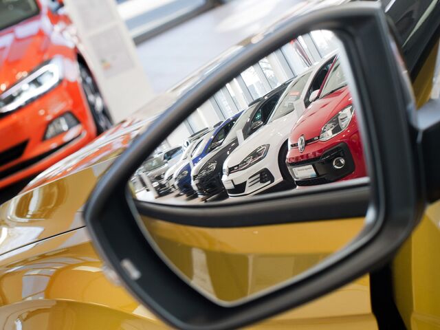 Uma análise realizada pela Cox Automotive revelou que no mês de abril houve uma queda nas vendas de veículos novos nos EUA, registando a menor taxa mensal de vendas desde 1976.
