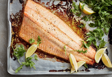 Gordon Ramsay ensina a cozinhar salmão no forno com wasabi