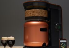 Esta máquina permite fazer a sua própria cerveja em casa