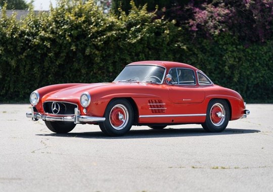 Ferrari 1966 bate recorde com venda online por 3 milhões