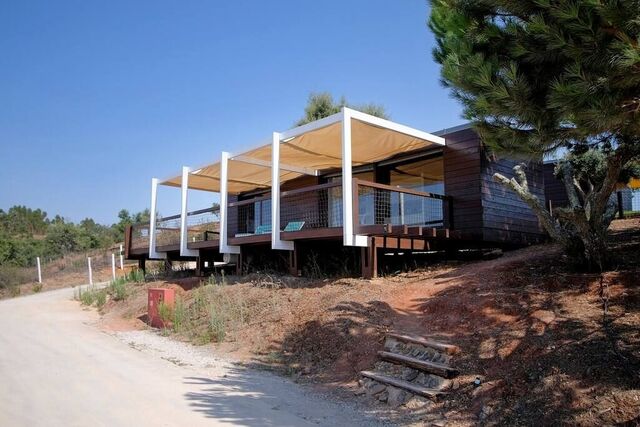 As Eco-Suites pertecem ao mesmo resort, inserido na Reserva Alecrim.