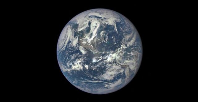 A Terra vista a um milhão de milhas por uma câmara da NASA.