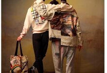 Pull & Bear estampa quadros de Mondrian, Kandinsky ou Blake em t-shirts
