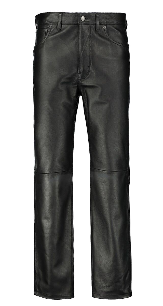 Calças em pele, € 950, Acne Studios.
