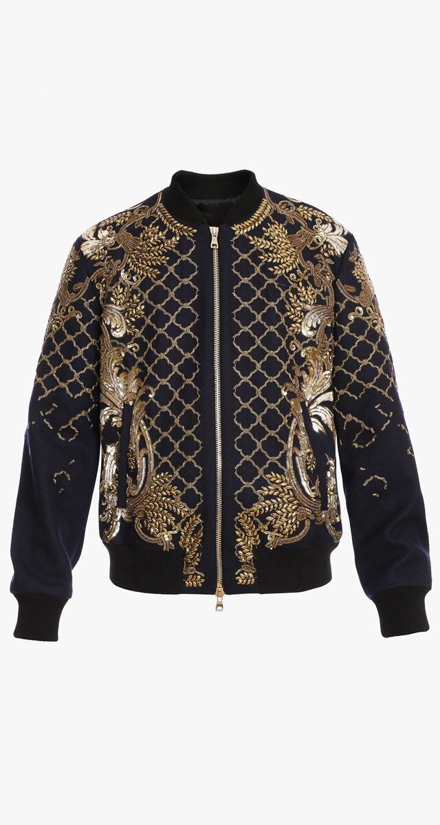 Blusão boradado a lantejoulas e cristais, € 6990, Balmain.