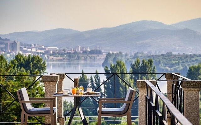 Pequeno almoço com vista para o Douro