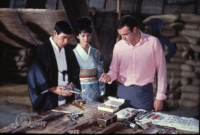 Sean Connery, Tetsurô Tanba, e Akiko Wakabayashi em You Only Live Twice (1967)